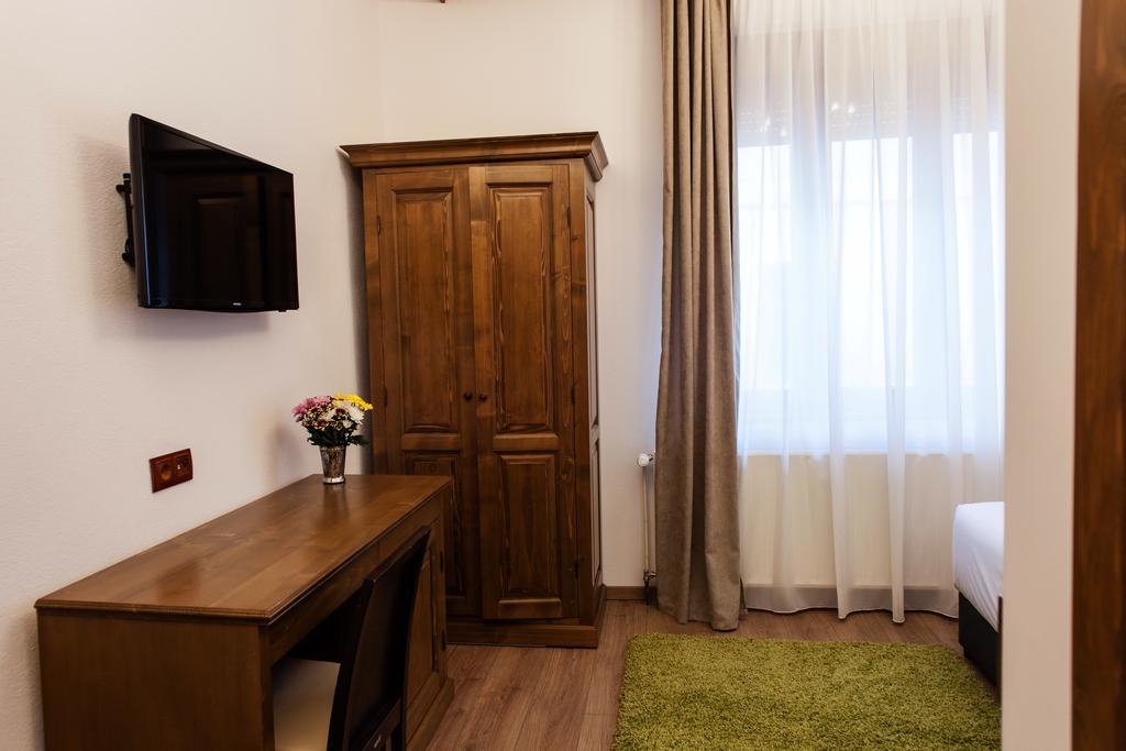 Pensiunea Kant Sibiu Exteriör bild